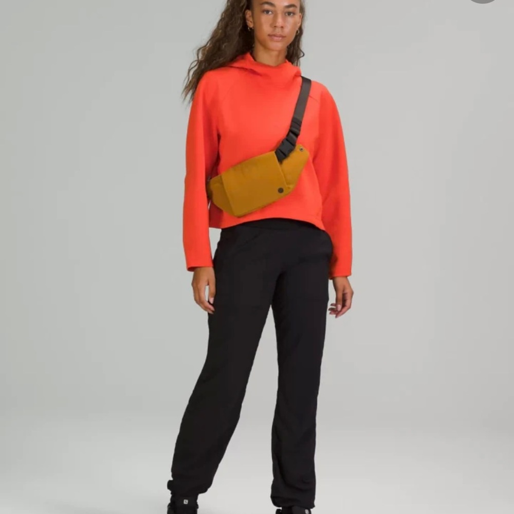 Lululemon sling/Fabby used one time for an hour. Hard to find and discontinued.